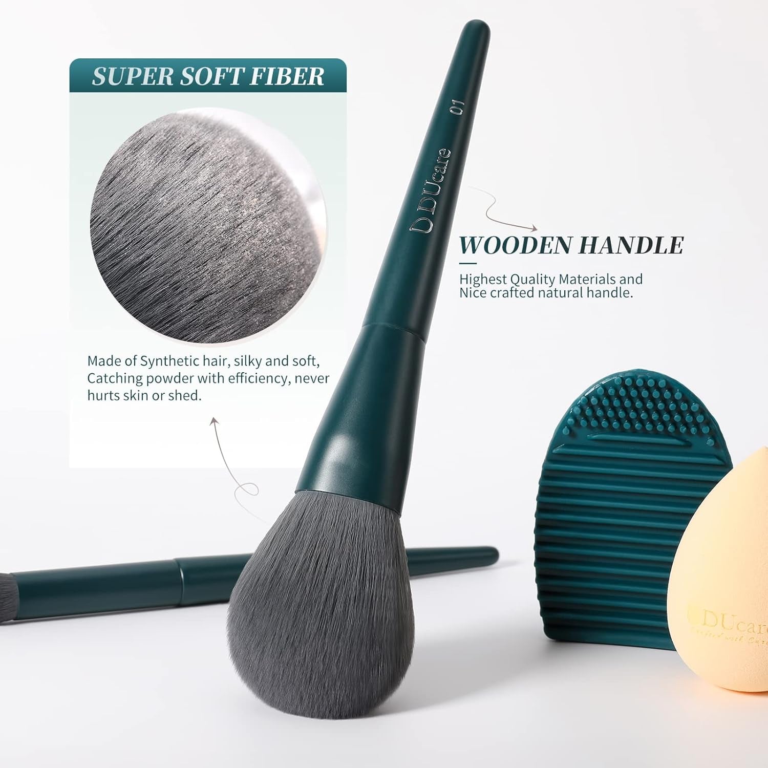 Ducare Christmas Makeup Brushes Set 17 Pcs with Brush Cleaning Mat and Makeup Sponge Professional Face Powder Eye Shadow Powder Liquid Cream