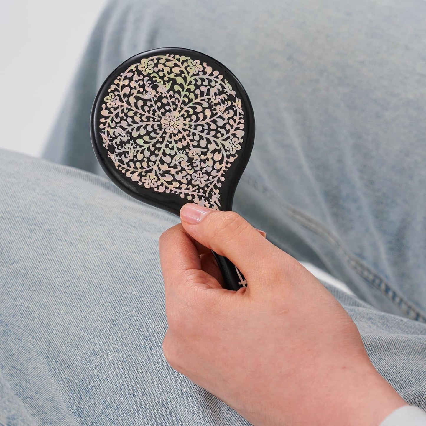 February Mountain Mother-Of-Pearl Hand Mirror – Korean Black Lacquer Mirror with Floral Inlay – Gift for Women, Mom, Wife, Daughter – Birthday, Mother’S Day, Christmas, Anniversary